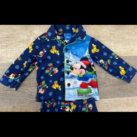 18M Winter Mickey Mouse PJs - Picture 5 of 7